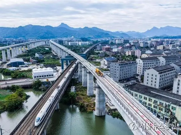[경제] 中, 유효 투자 확대 추진…인프라 및 신흥·미래 산업에 초점