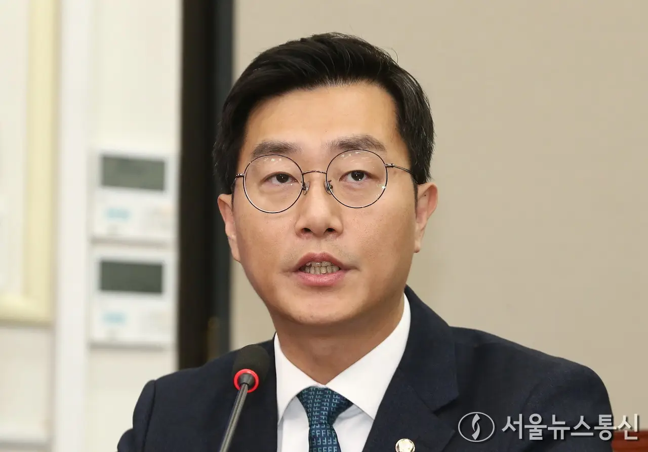 경찰, 장경태 의원 준강제추행·2차 가해 혐의로 검찰 송치