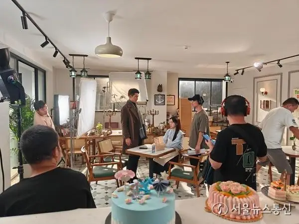 [차이나 트렌드] "이게 AI 였어?"…中 마이크로 드라마, '첨단 기술력'으로 산업 판도 재편