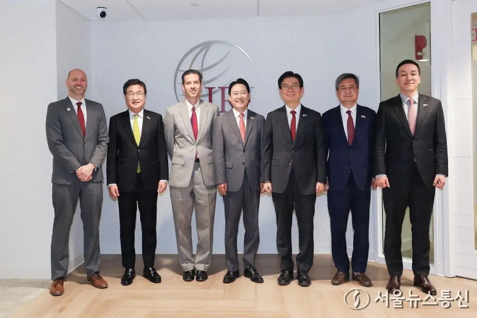 장동혁 대표, 국제공화연구소 방문