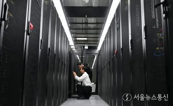 [경제+] 1분기 데이터센터·AI 수요 급증…中 AI 공급사슬 '핵심 국가'로 부상