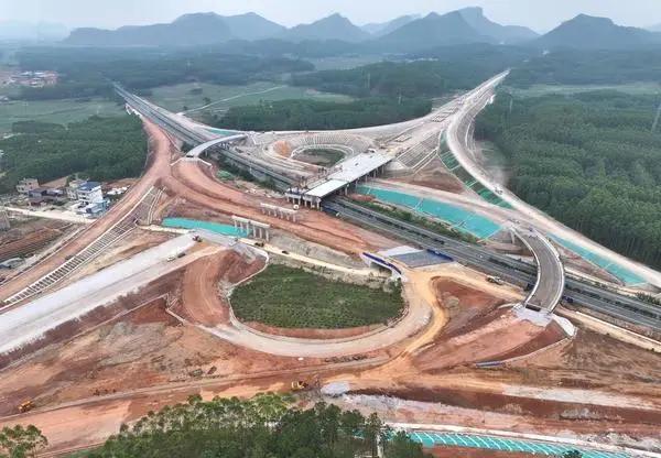 [사진] 中 광시, 류친 고속도로 시공 현장