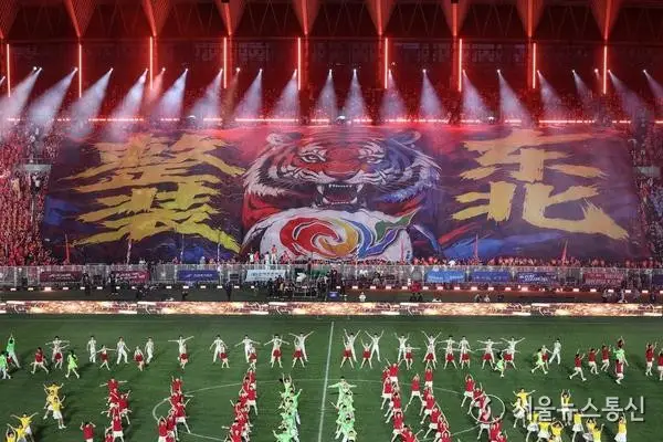 [사회] 中 '둥베이차오' 축구 리그 개막…관련 소비도 '꿈틀'
