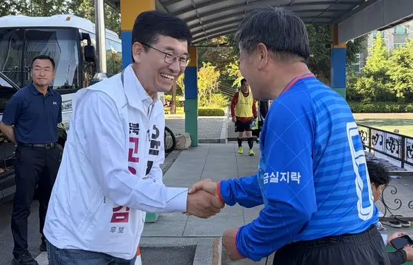 윤건영 후보, D-3 새벽부터 청주전역 누비며 총력전