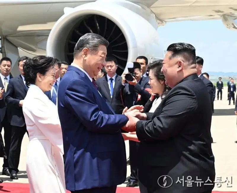 시진핑, 7년 만에 평양 국빈방문…“국제 정세 변해도 전통 우호 확고”(종합)