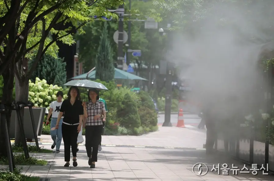 [내일 날씨] 전국 30도↑ '무더위'…서쪽지역 '소나기'