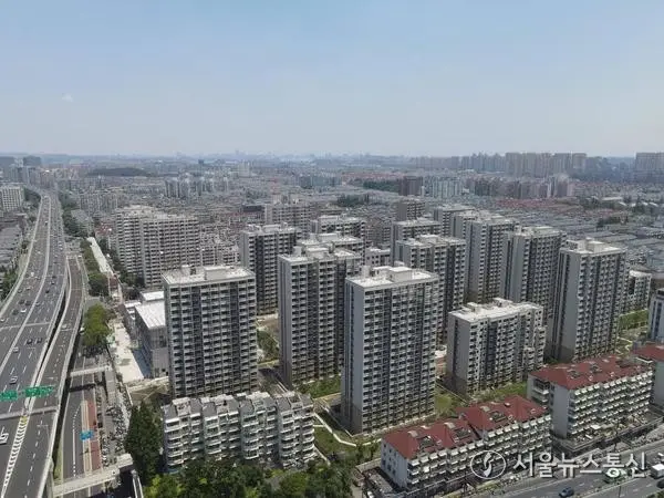 [사회] 지상부터 지하까지 싹 바꾼다…中 농촌 이어 도시도 '리모델링'