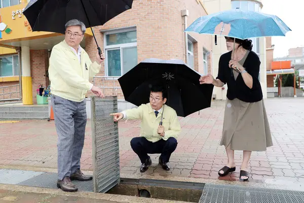 윤건영 교육감, 집중호우 피해 학교 긴급 현장점검