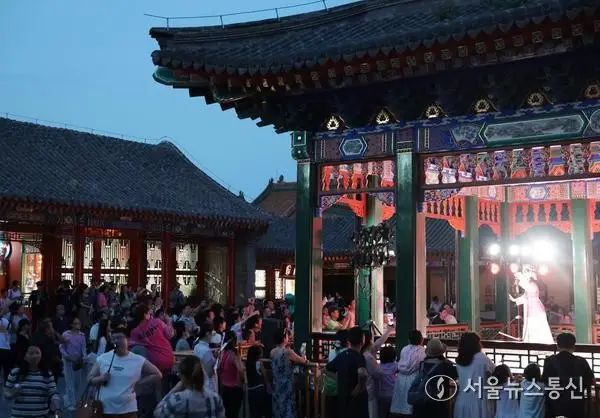 [사진] 中 선양 고궁, 야간 개장으로 색다른 문화 체험 선사
