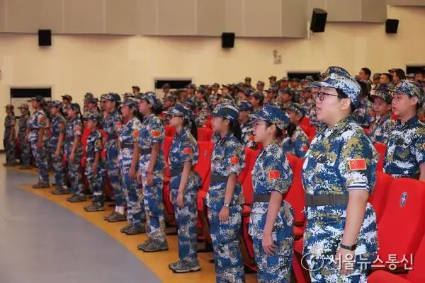 [사진] 국가 제창하는 中 홍콩·마카오 청소년