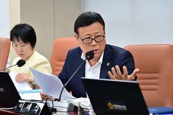 이재식 시의원 “우천 시 지하철 미끄럼 사고 방지책 마련해야”