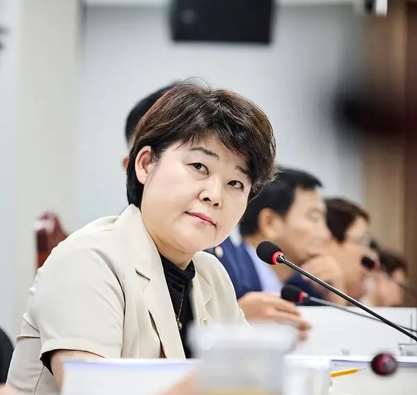 조명자 경기도의원, “버스 공공관리제 시군 부담 줄이고 택시 지원 축소 재검토해야”