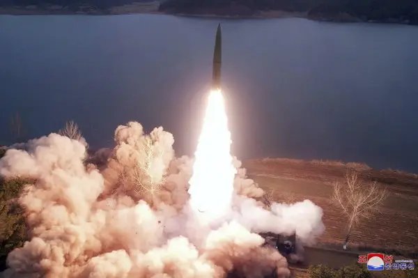 북한, 3시간 만에 SRBM 또 발사… 하루 두 차례 연쇄 도발