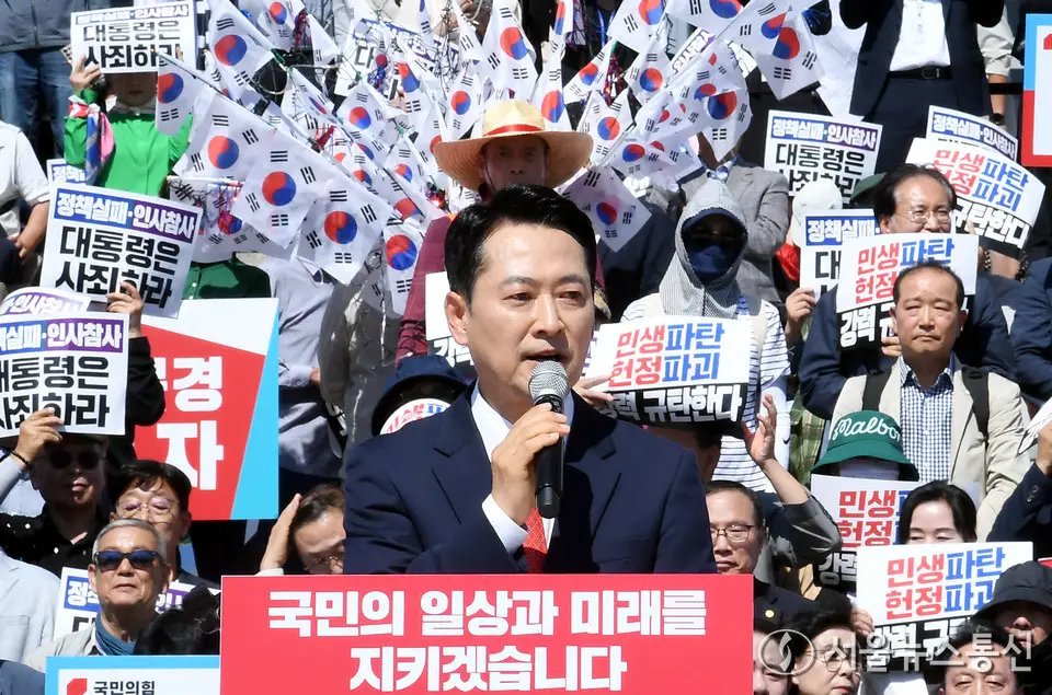 野 "지뢰 사고 늑장 대응은 안보 무정부 상태"…대통령 향해 십자포화