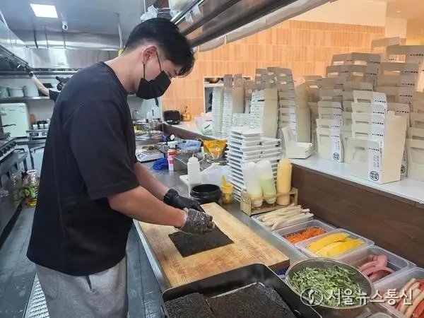 [기획∙한중교류] "멀리 있어도 같은 달 아래"…음식으로 마음의 거리 좁히는 韓 청년