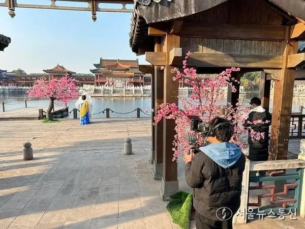 [차이나 트렌드] "내가 숏폼 주인공"…中 저장성 헝뎬, 몰입형 체험으로 관광 트렌드 주도